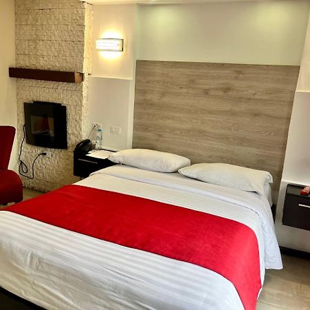 Hotel Imperial Ambato Buitenkant foto