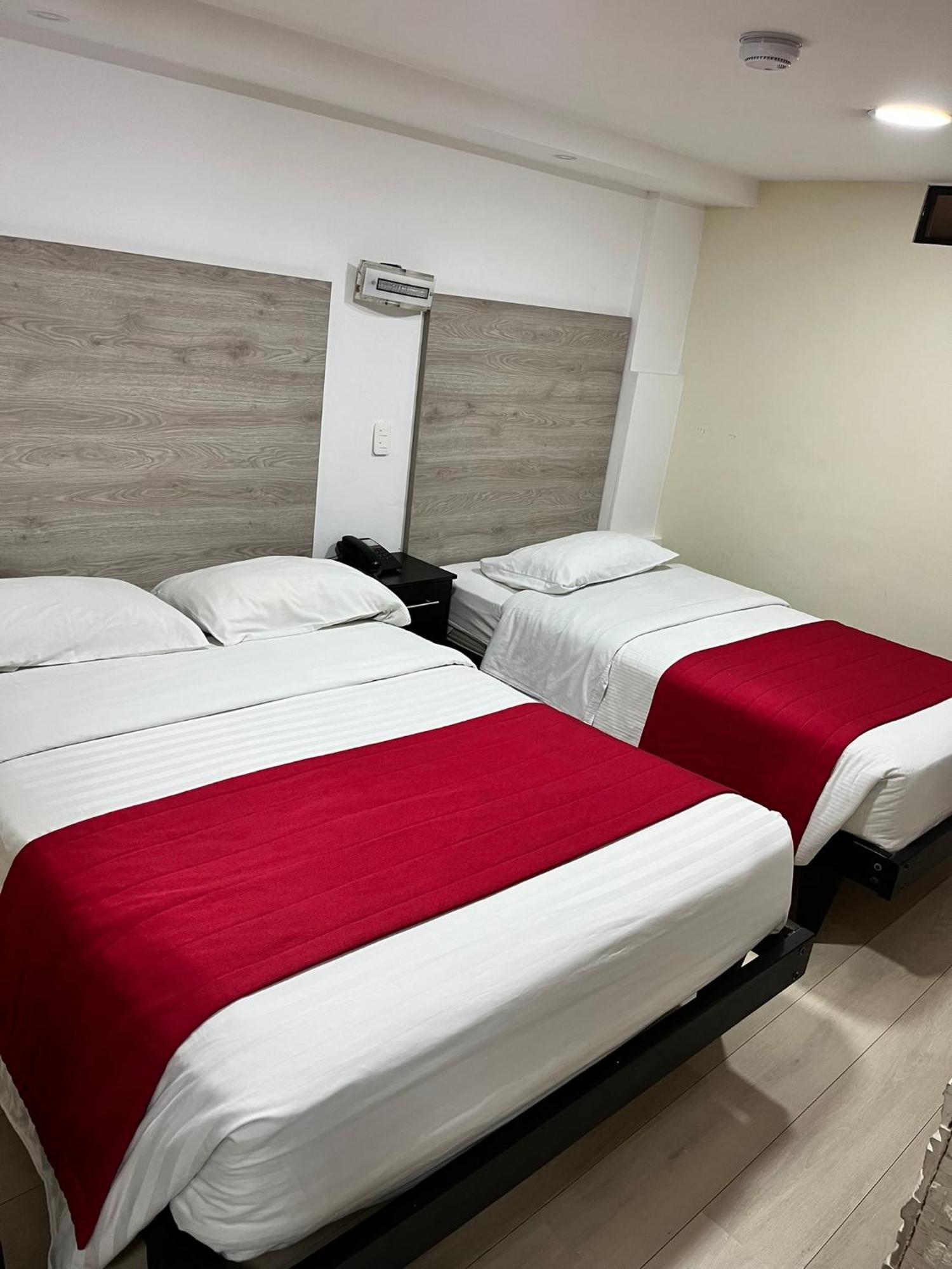 Hotel Imperial Ambato Buitenkant foto