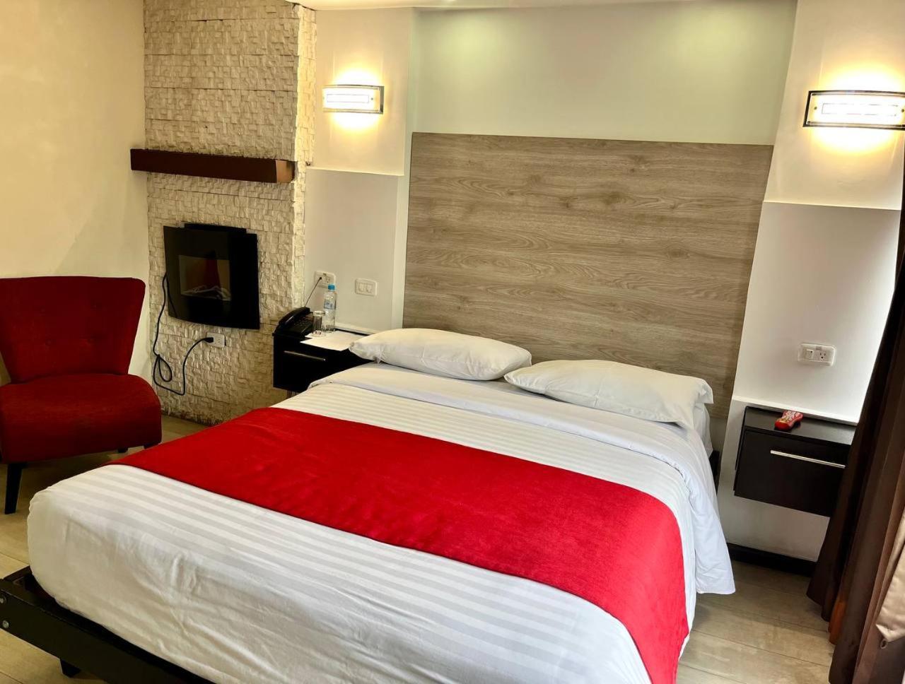 Hotel Imperial Ambato Buitenkant foto