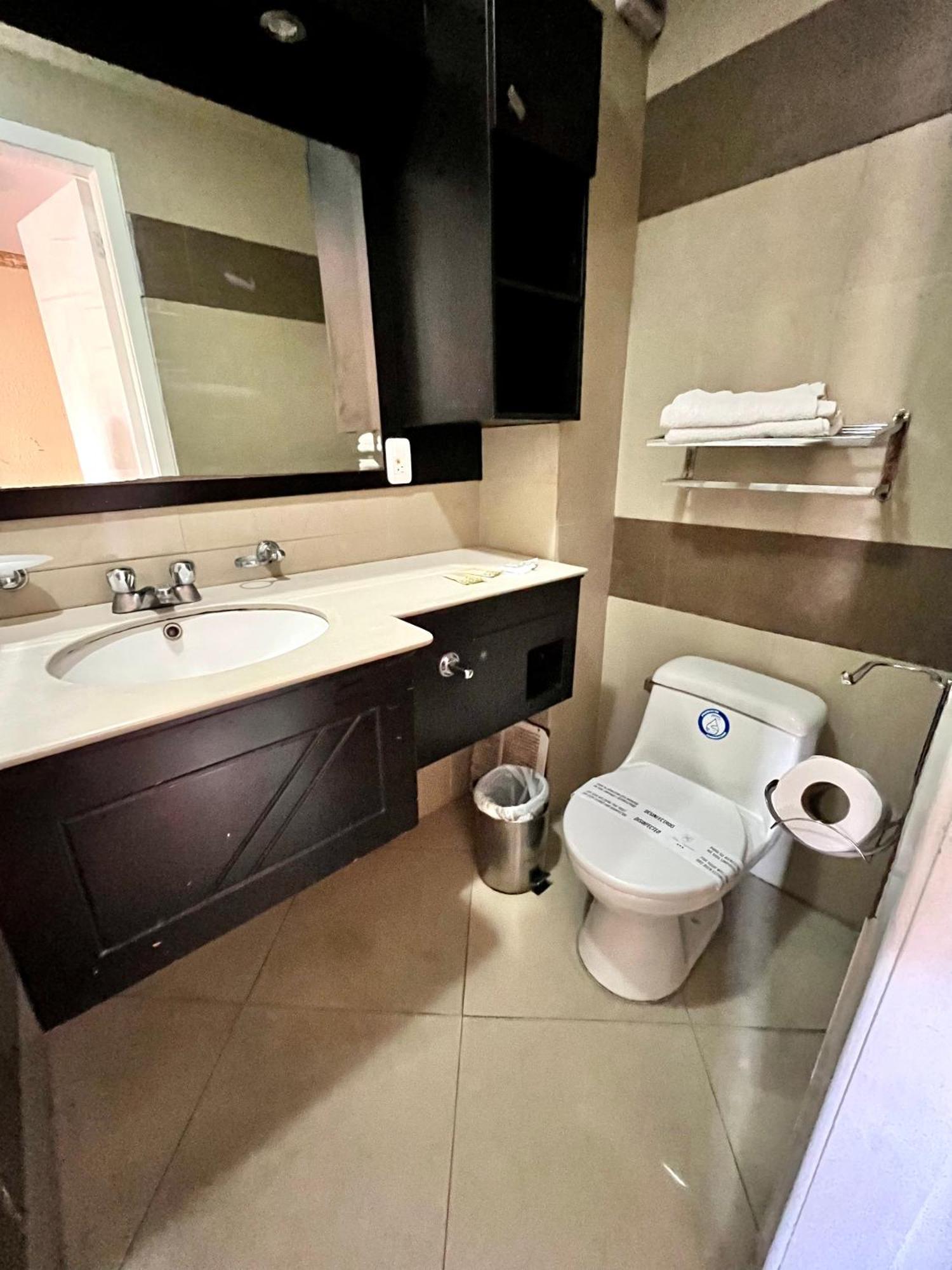 Hotel Imperial Ambato Buitenkant foto