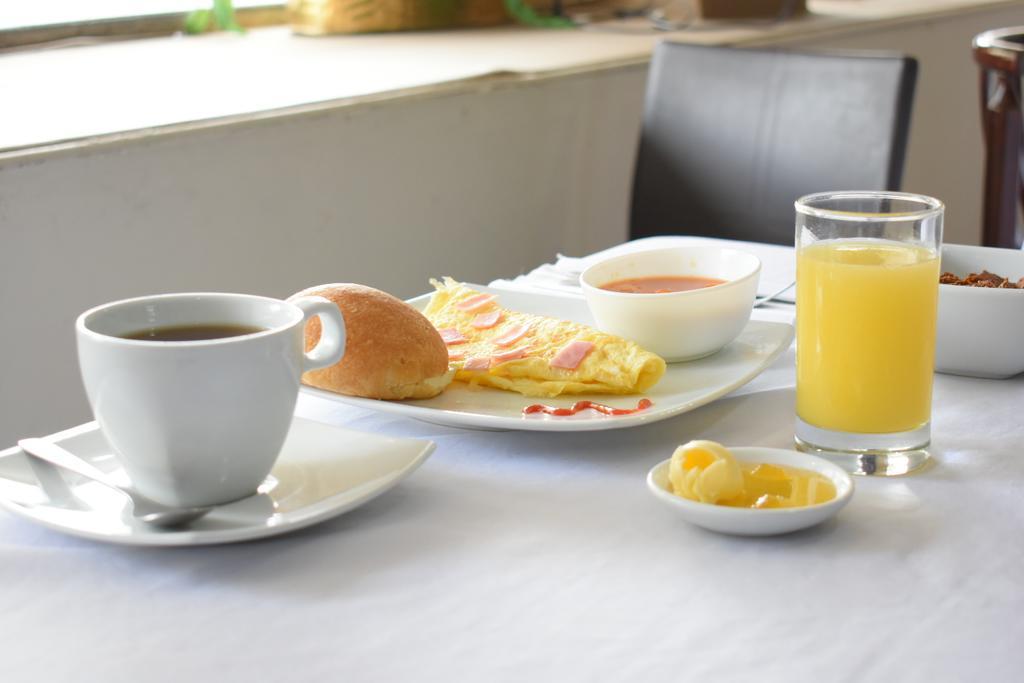 Hotel Imperial Ambato Buitenkant foto