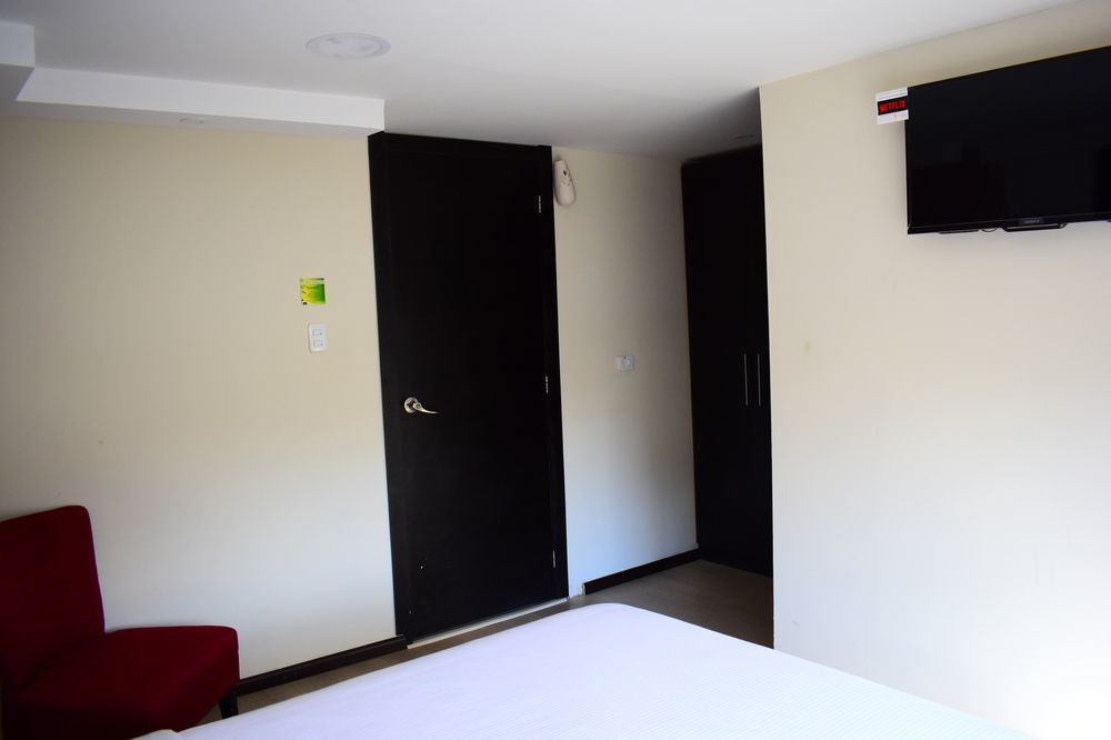 Hotel Imperial Ambato Buitenkant foto
